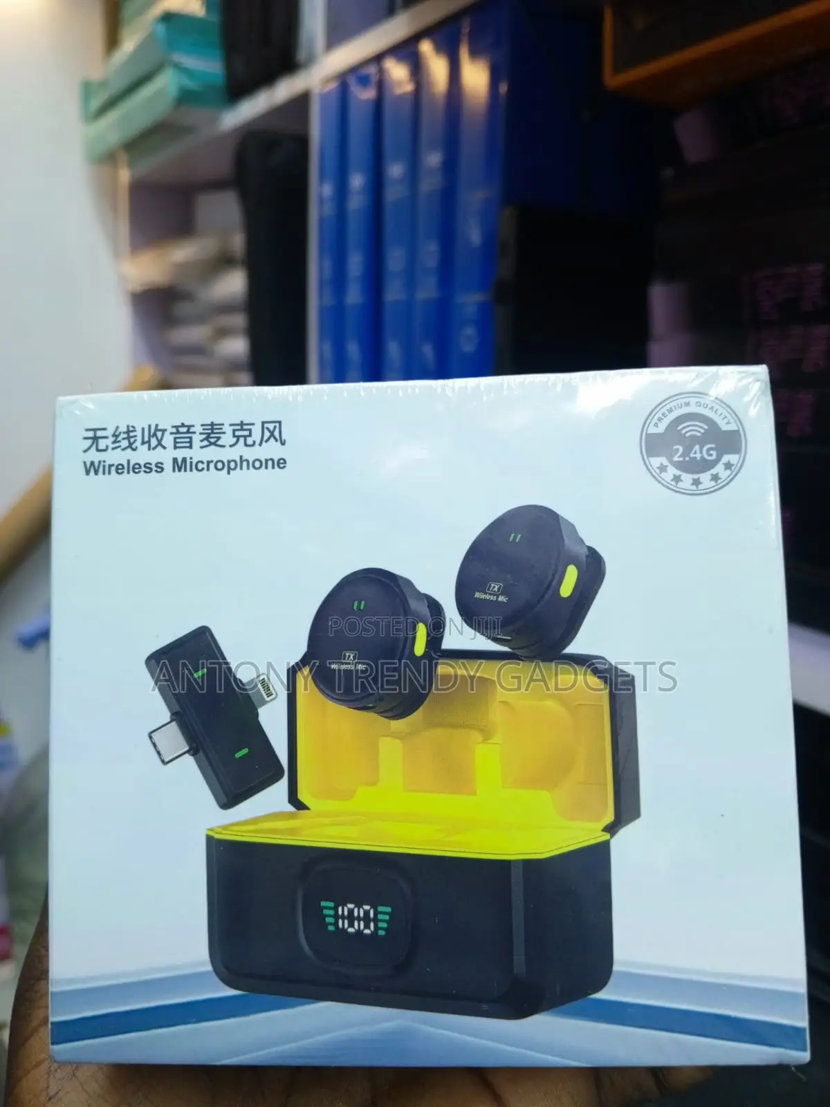 Q9 2.4GHz Wireless Microphone Kit for TikTok and YouTube