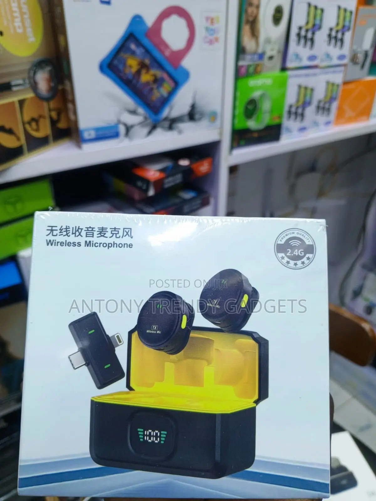 Q9 Two Person Wireless Microphone System for Vlogging and Interviews