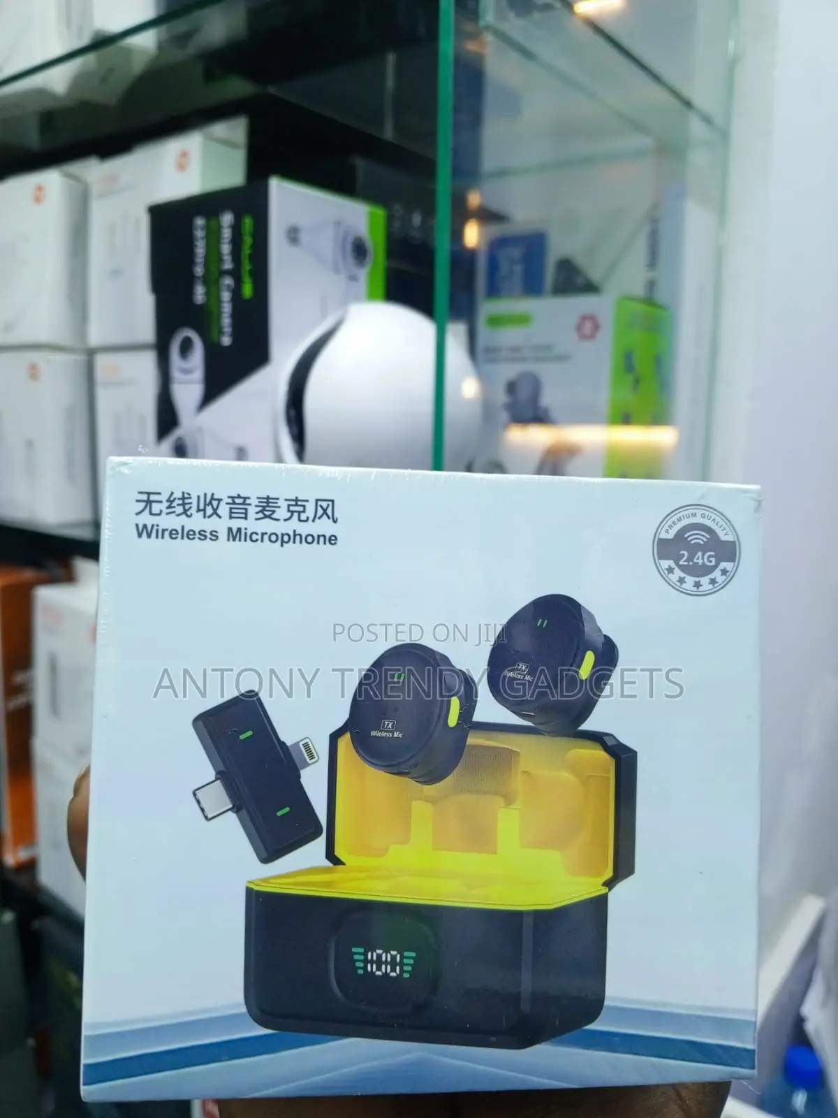Q9 Dual Wireless Lavalier Microphones With Charging Case