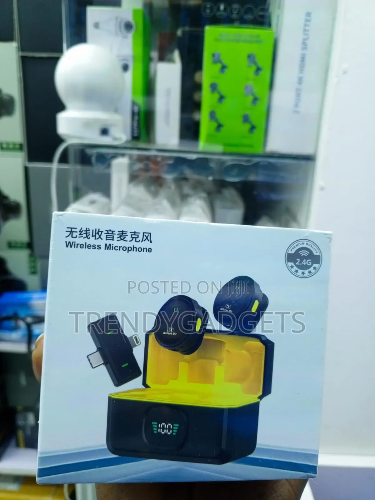 Q9 Wireless Clip-on Microphone Kit for TikTok and YouTube