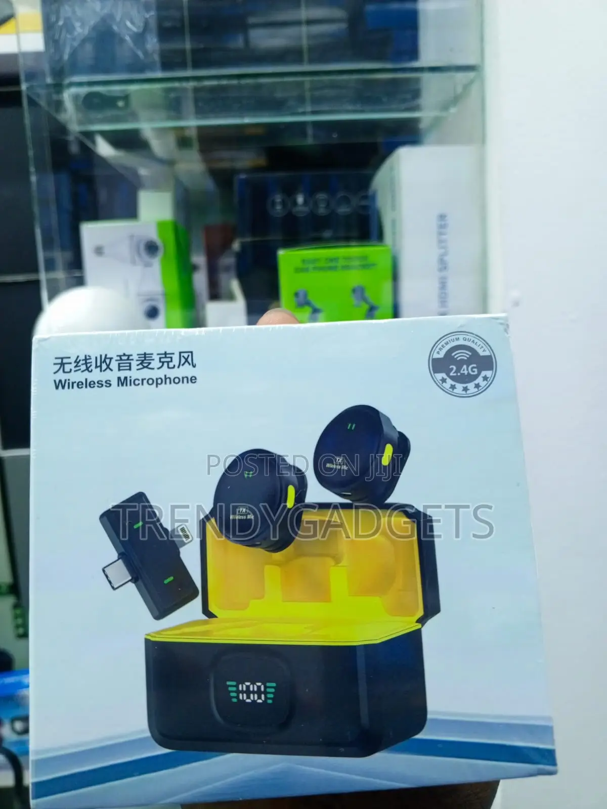 Q9 Wireless Clip-on Microphone Kit for TikTok and YouTube