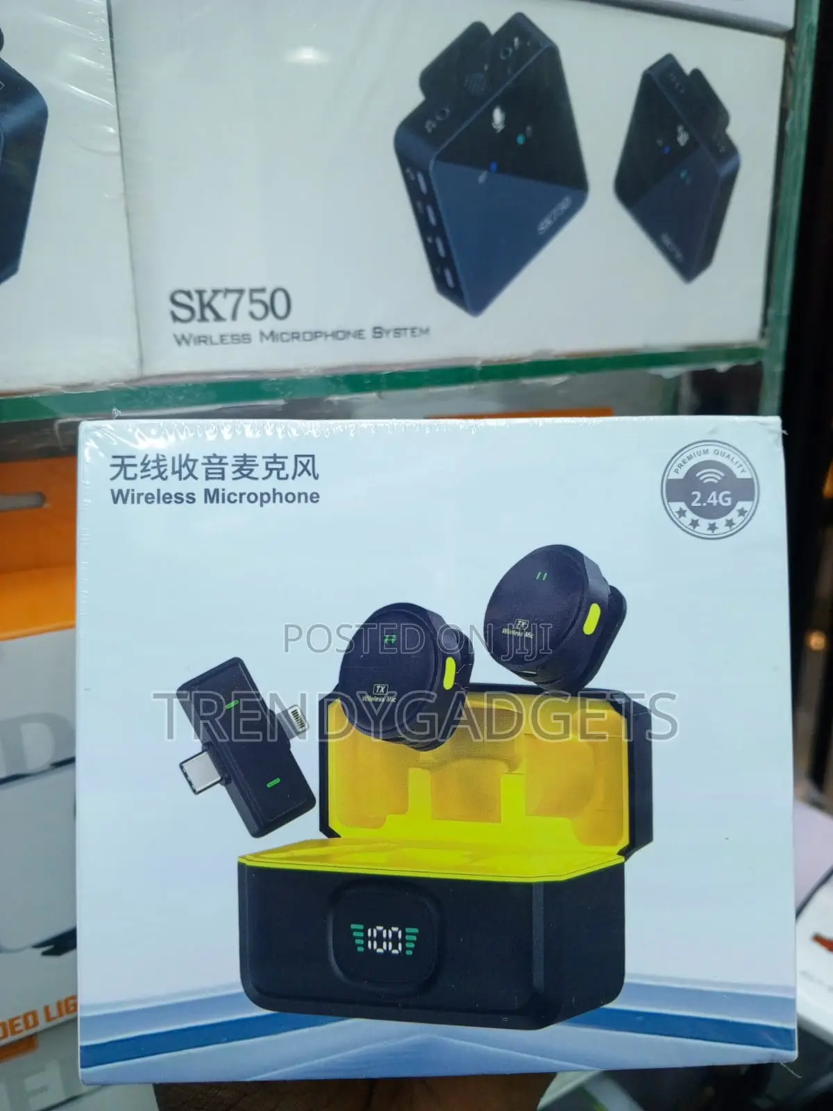 Q9 2.4GHz Dual Lapel Mic With Type-C and Lightning Receiver
