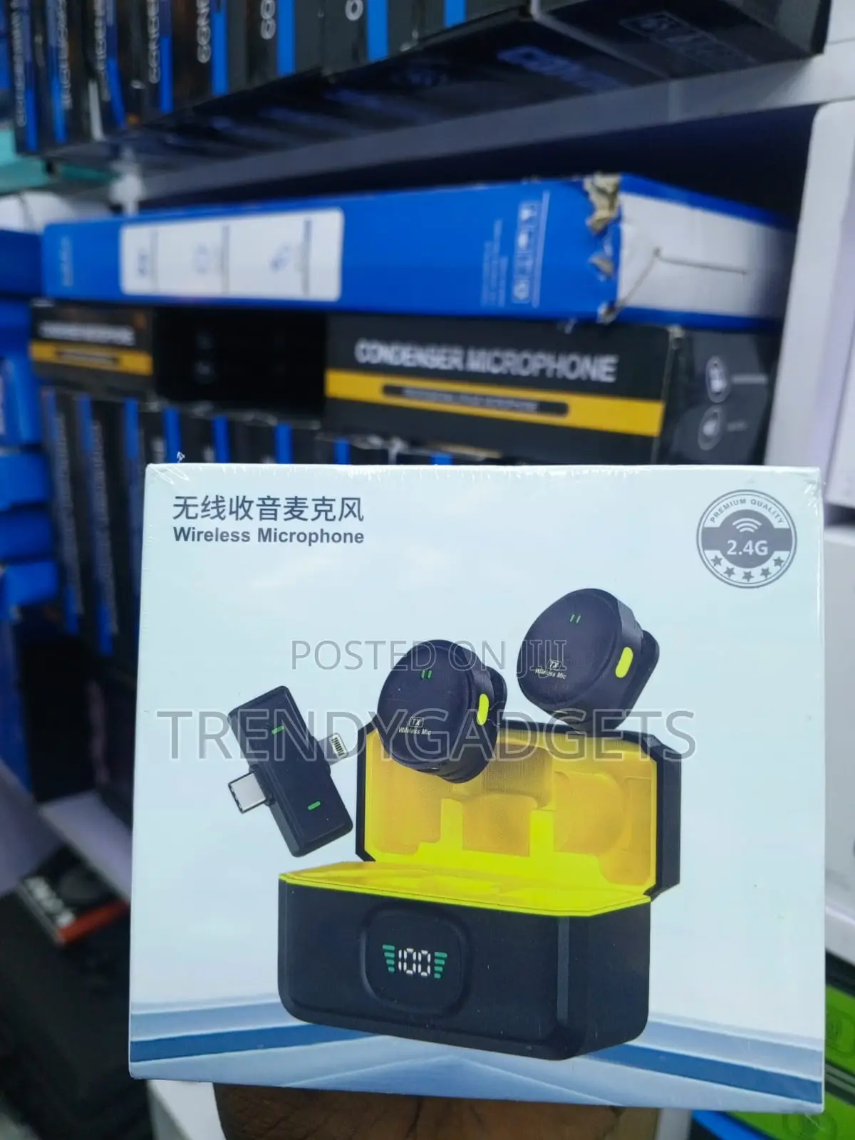Q9 2.4GHz Dual Lapel Mic With Type-C and Lightning Receiver