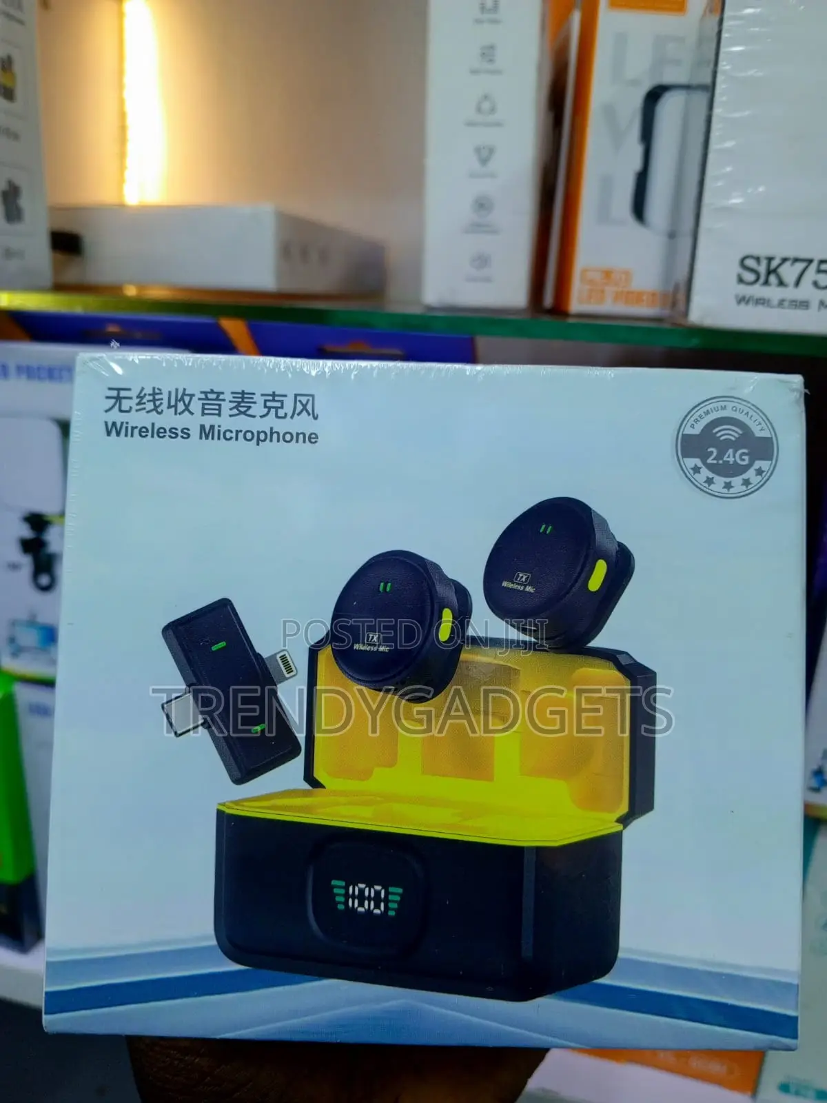 Q9 Wireless Microphone Set With Digital Battery Display