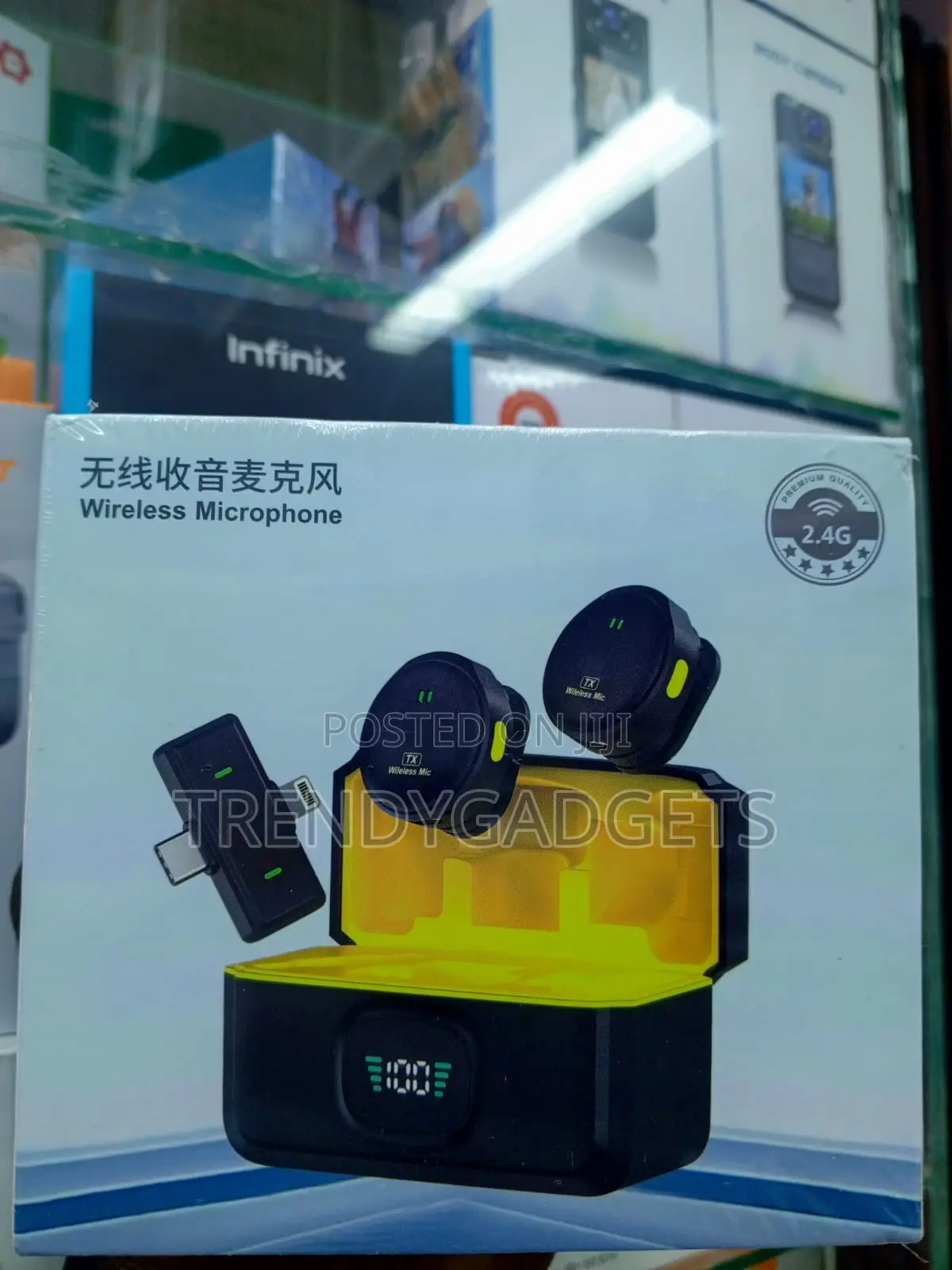 Q9 Wireless Microphone Set With Digital Battery Display