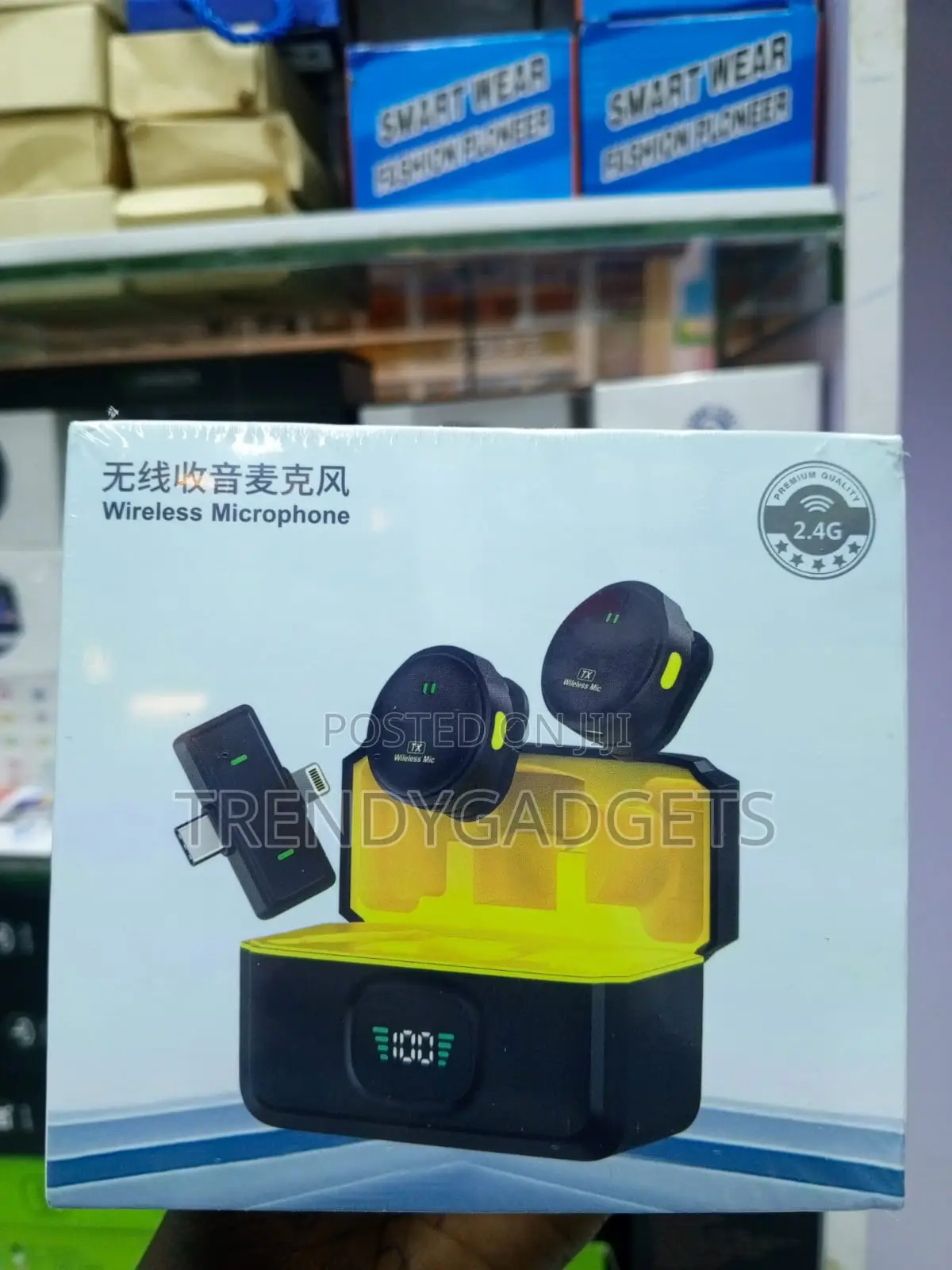 Q9 Dual Wireless Microphone With Charging Case and Display