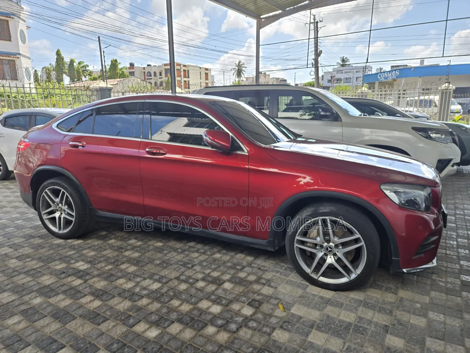 Mercedes-Benz GLC-Class GLC250 Sport Utility 4-Door (2.0L, 4cyl Turbo)