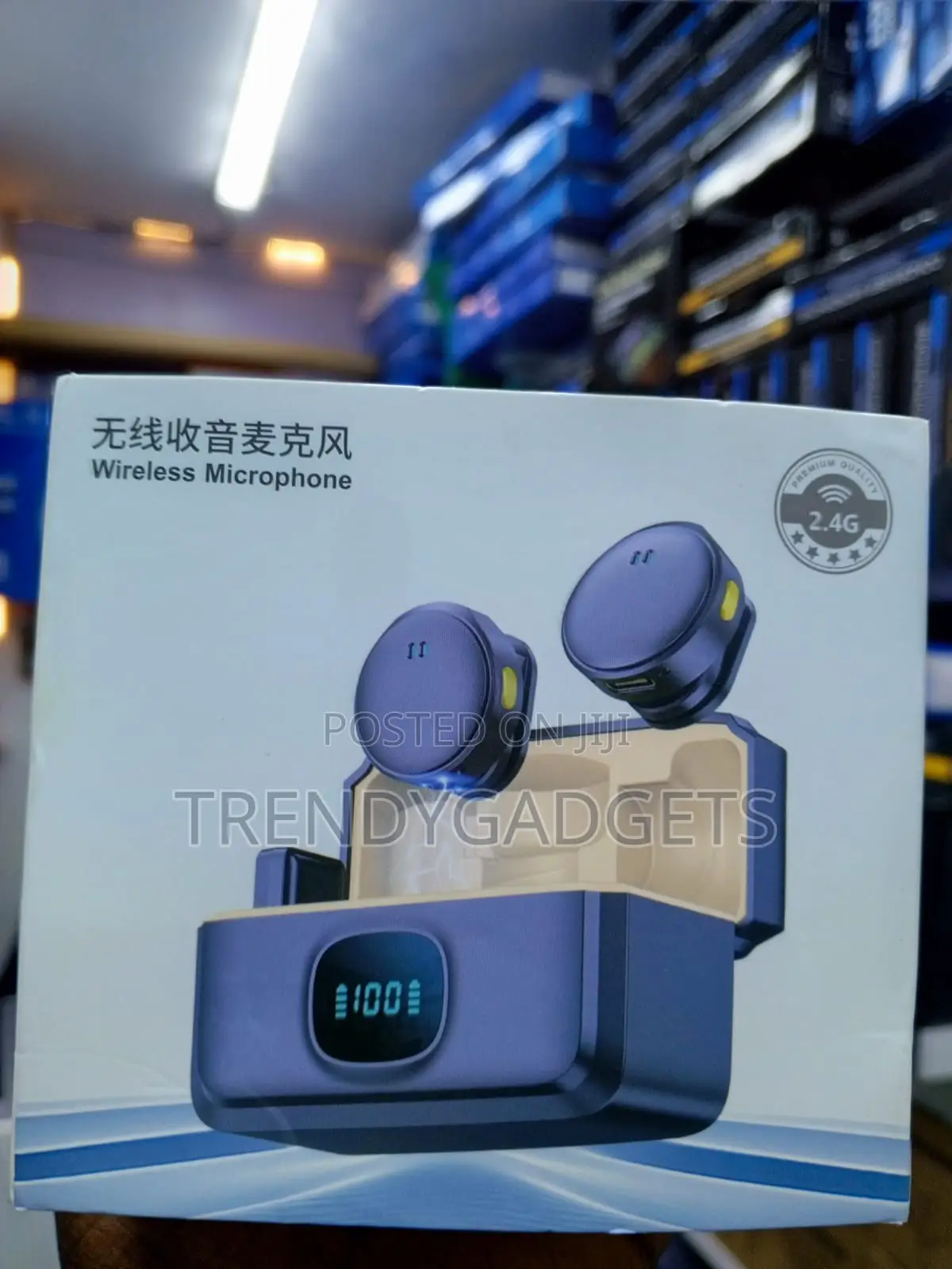 Q8 Wireless Lapel Microphones With Digital Display Case