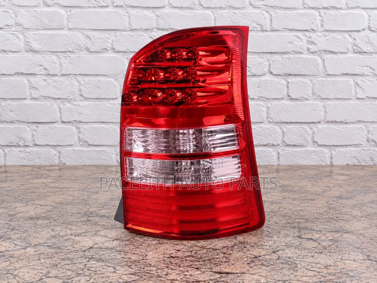 Tail Lamp / Light Toyota Wish 2001/2002/2003/2004 Model Reverse Middle