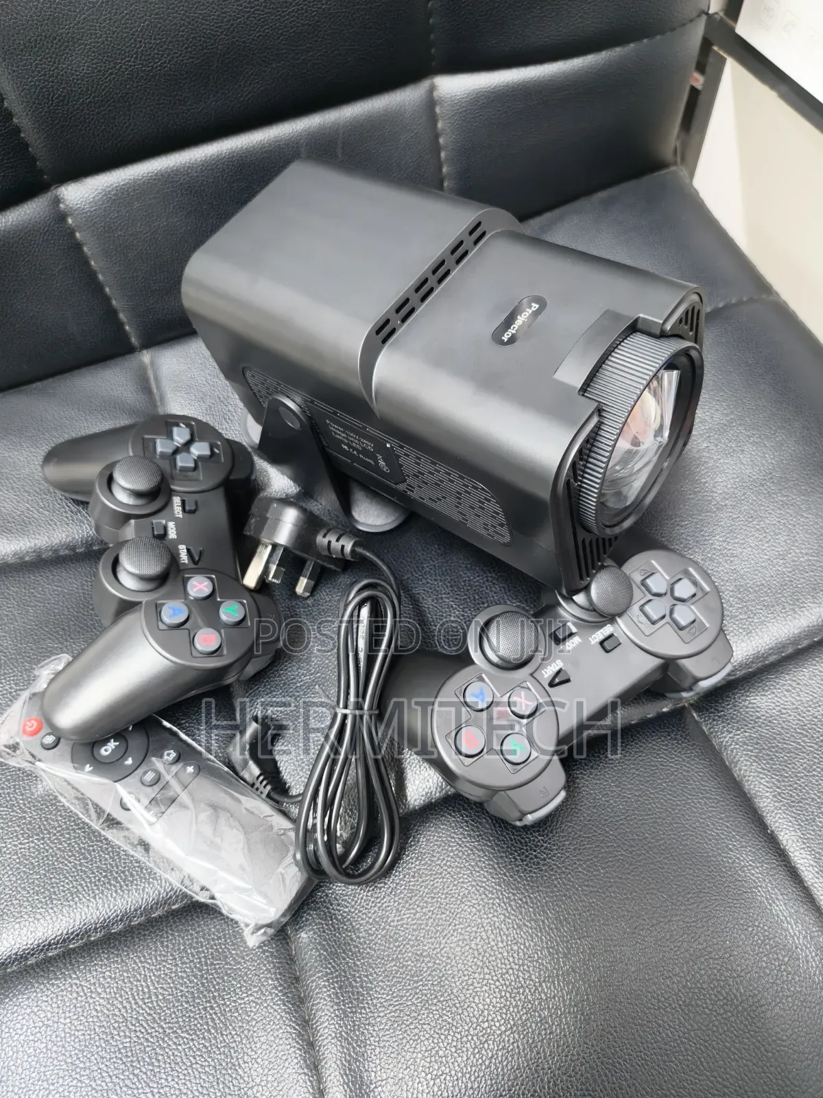 HY320 Pro Gaming Projector for Immersive Gaming Experiences
