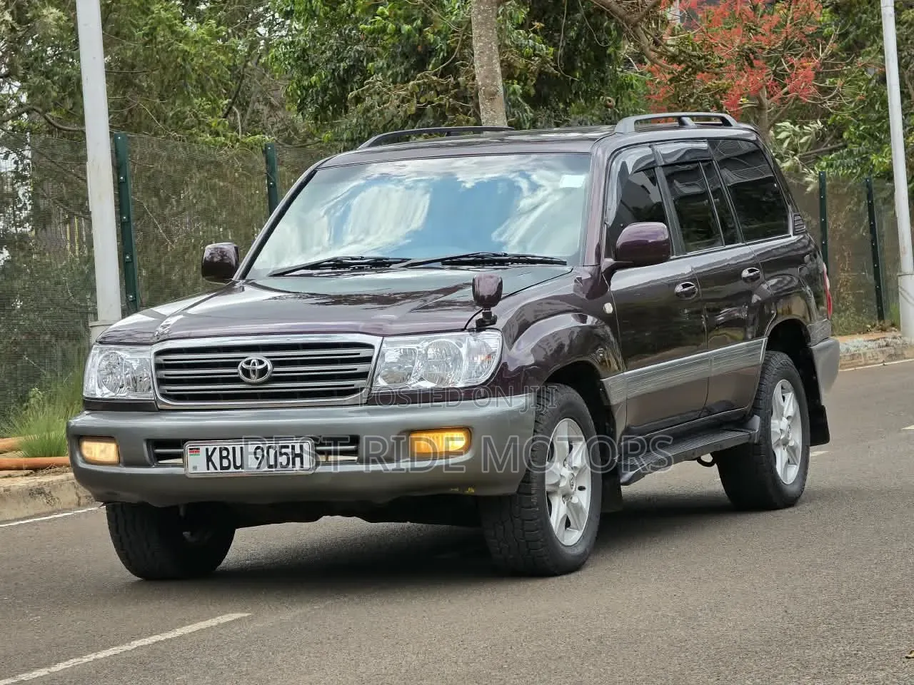 Toyota Land Cruiser 100 4.2 2006 Gray