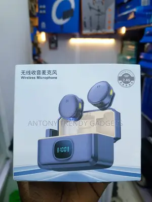 Q8 Dual Wireless Microphone Set With Magnetic Clip Design