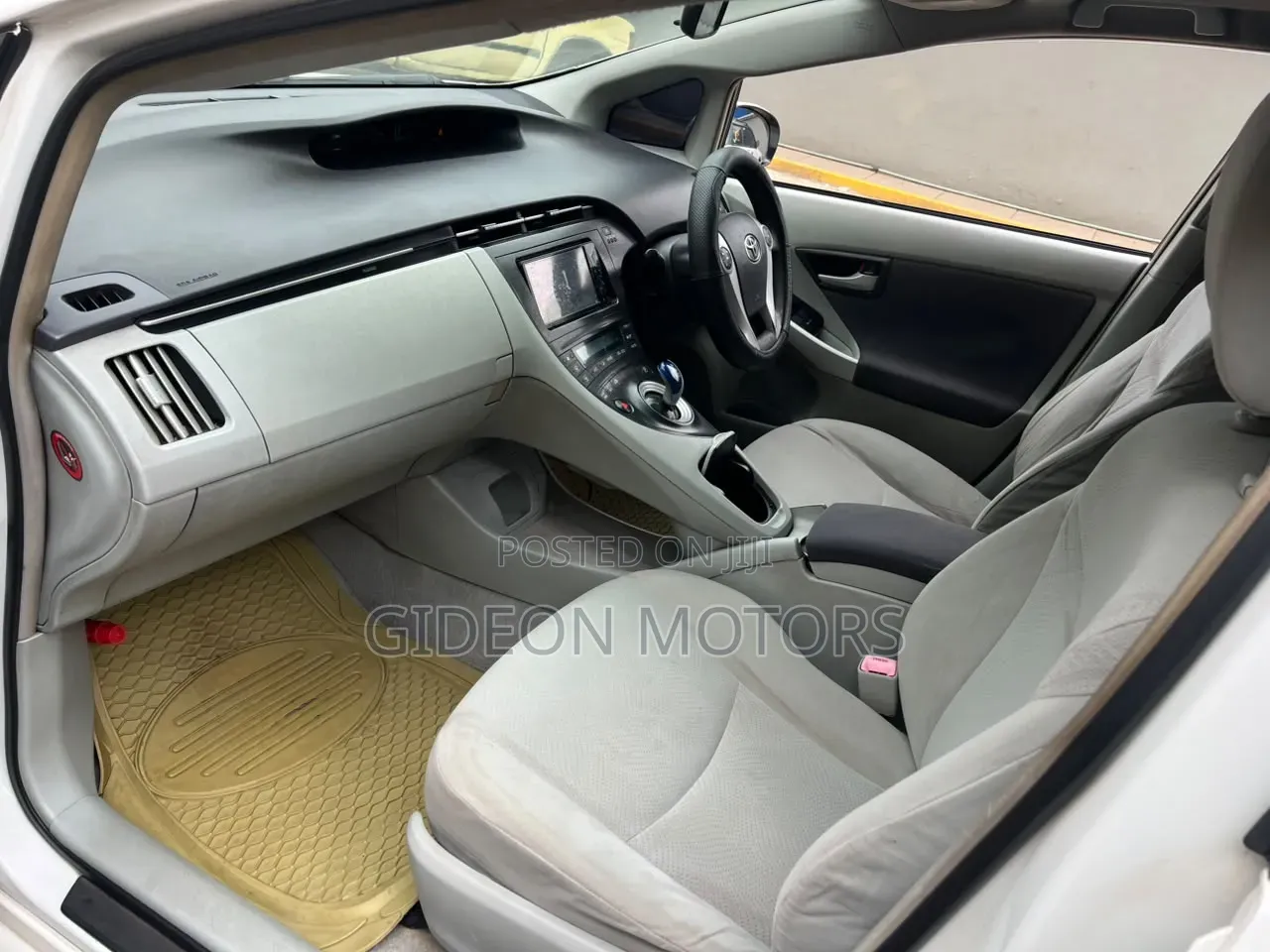 Toyota Prius 2011 White