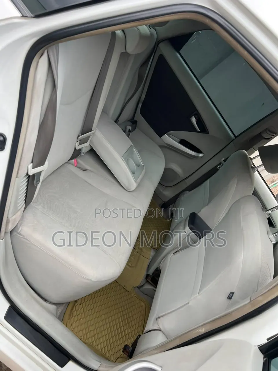 Toyota Prius 2011 White