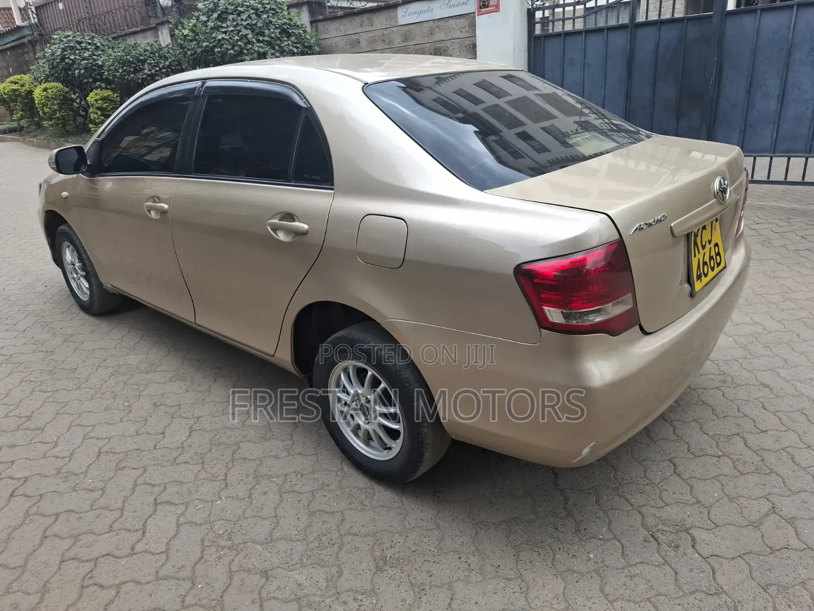 Toyota Axio 2009 Gold