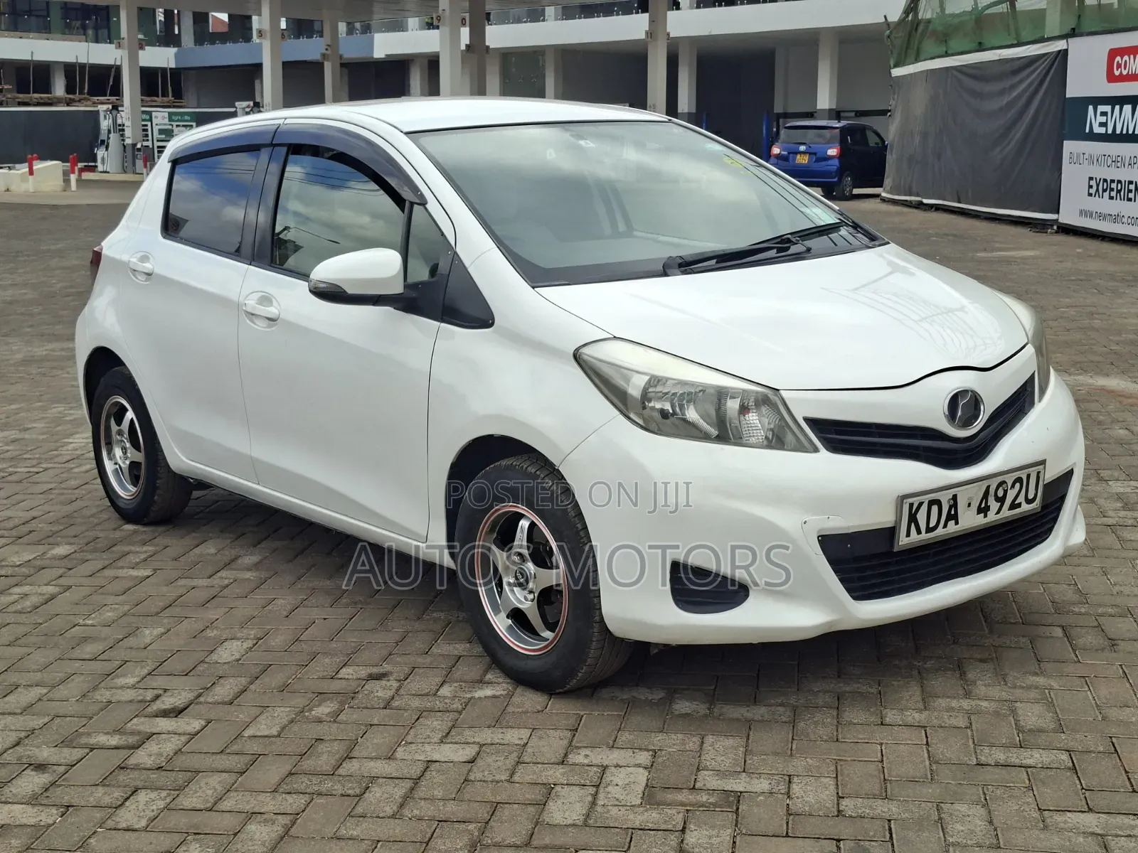 Toyota Vitz 1.0 FWD 5dr 2013 White