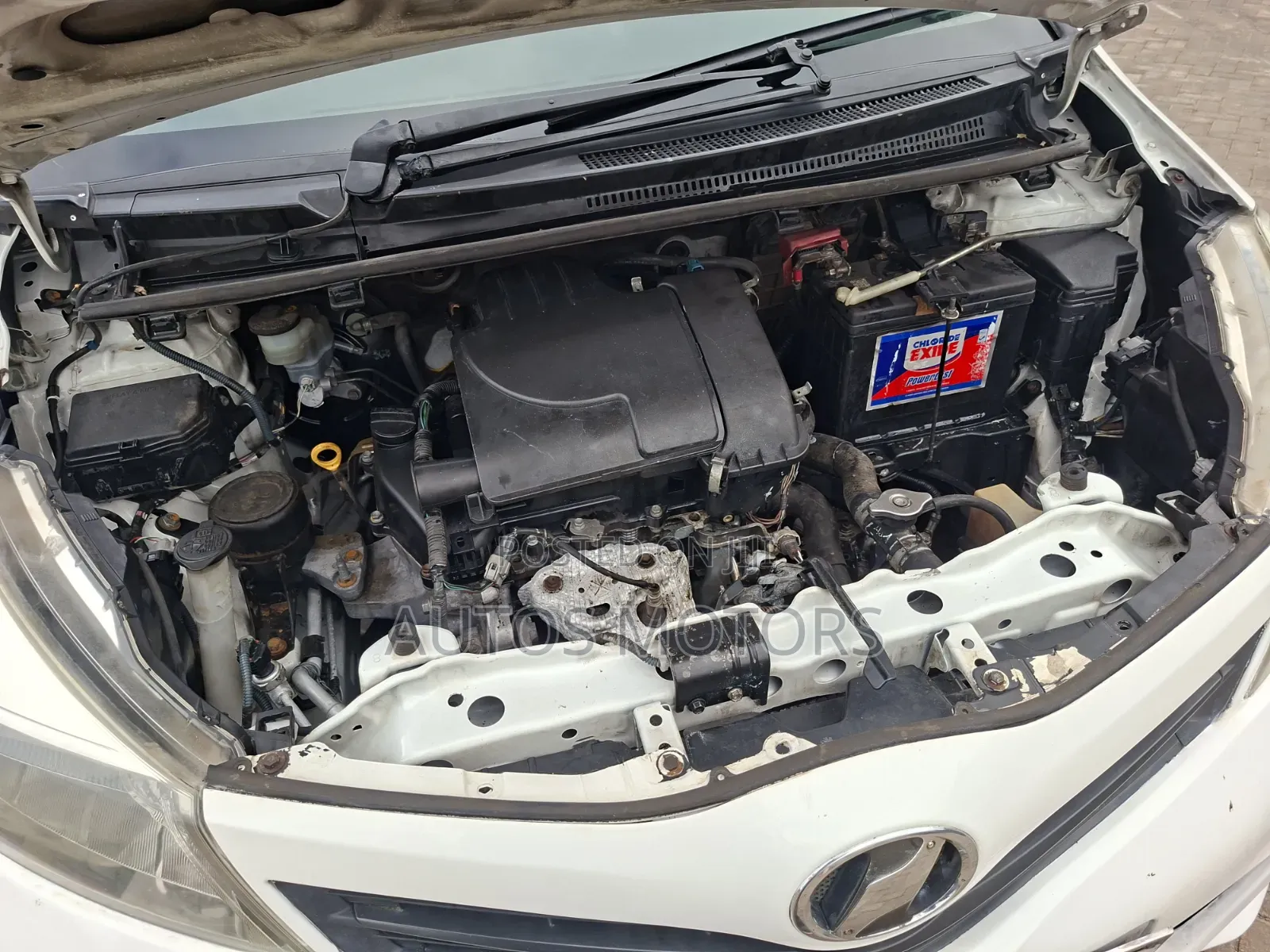 Toyota Vitz 1.0 FWD 5dr 2013 White
