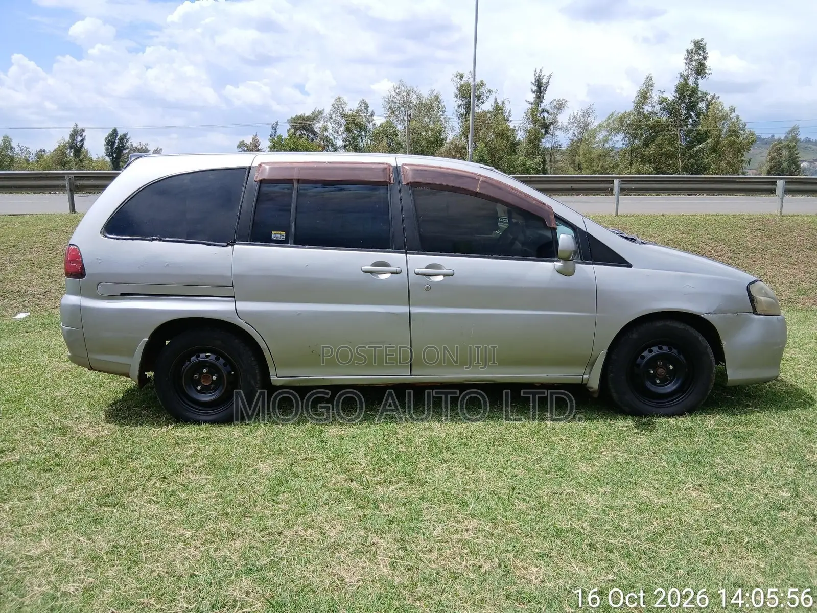Nissan Liberty 2002 Silver
