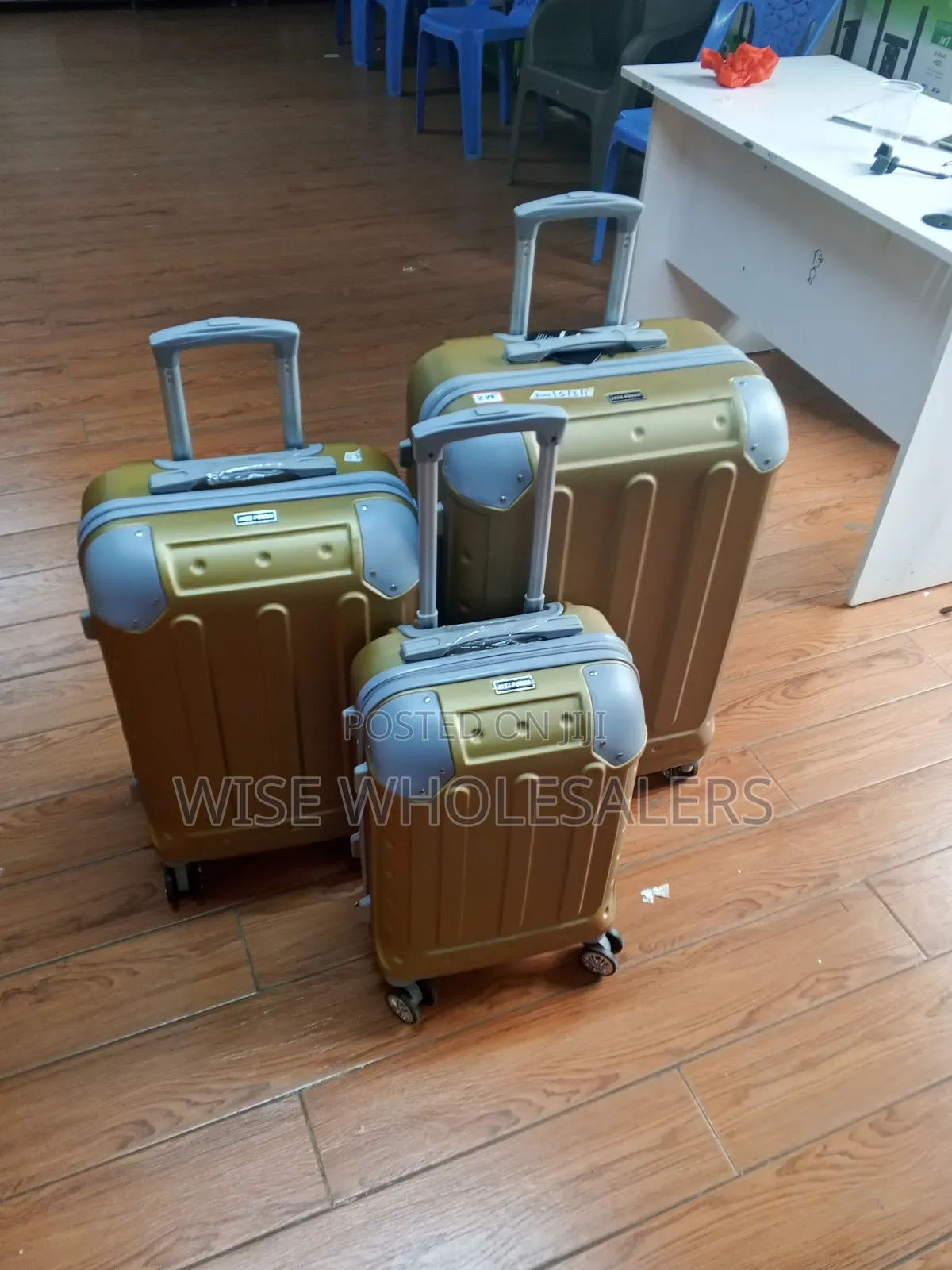 3-in-1 Luxurious Fibre / Hardshell Spinner Suitcases