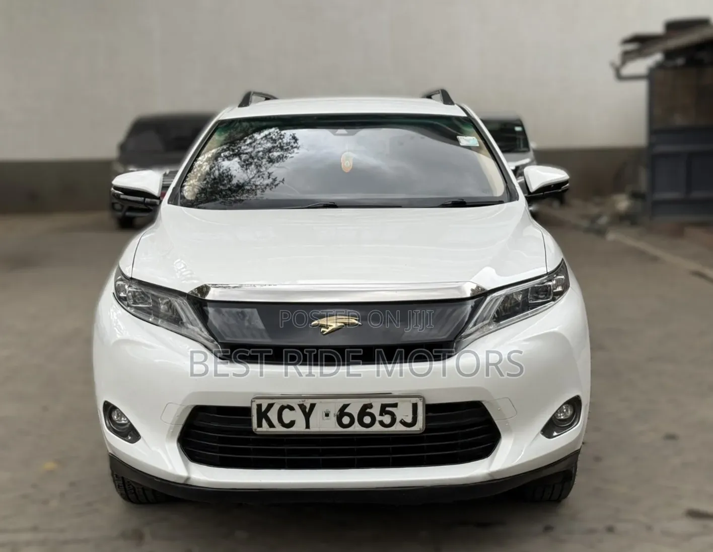 Toyota Harrier 2.0 2014 White