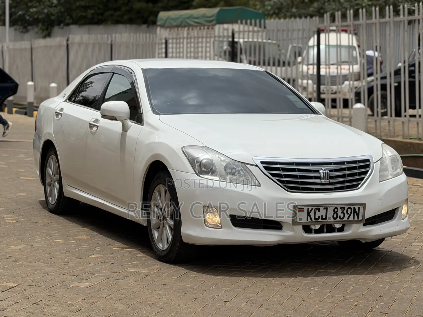 Toyota Crown 2009 White