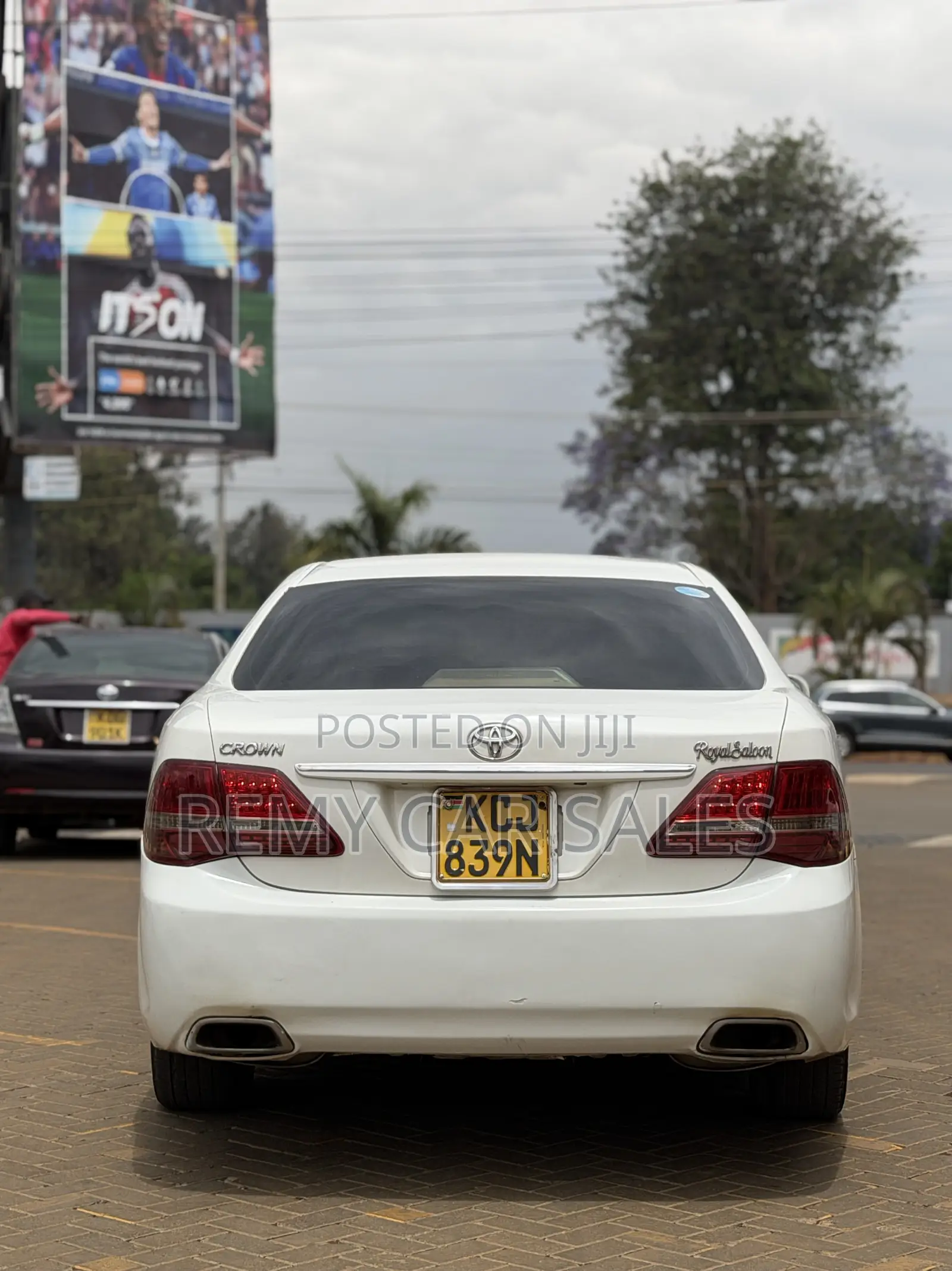 Toyota Crown 2009 White