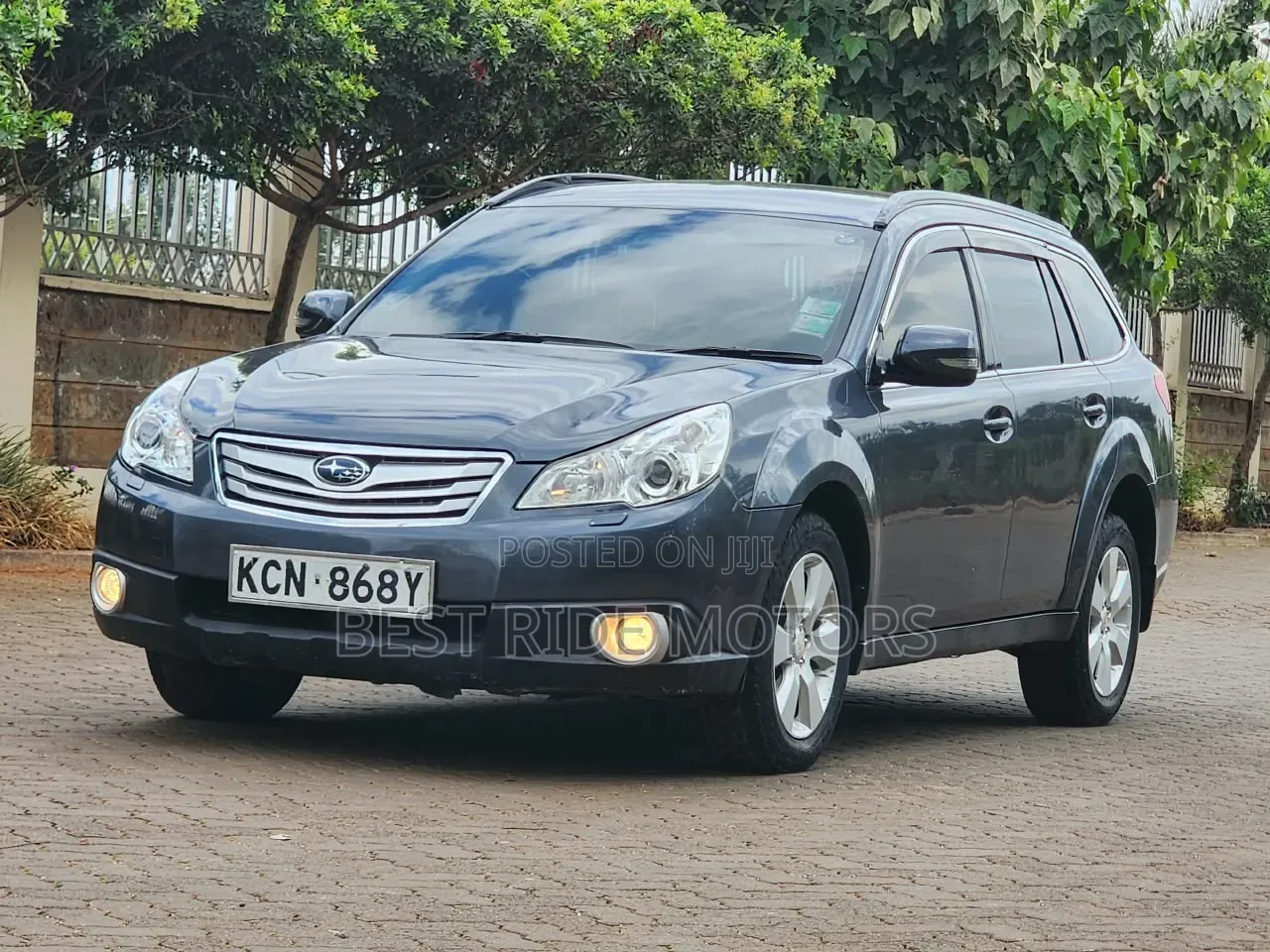 Subaru Outback 2010 Gray