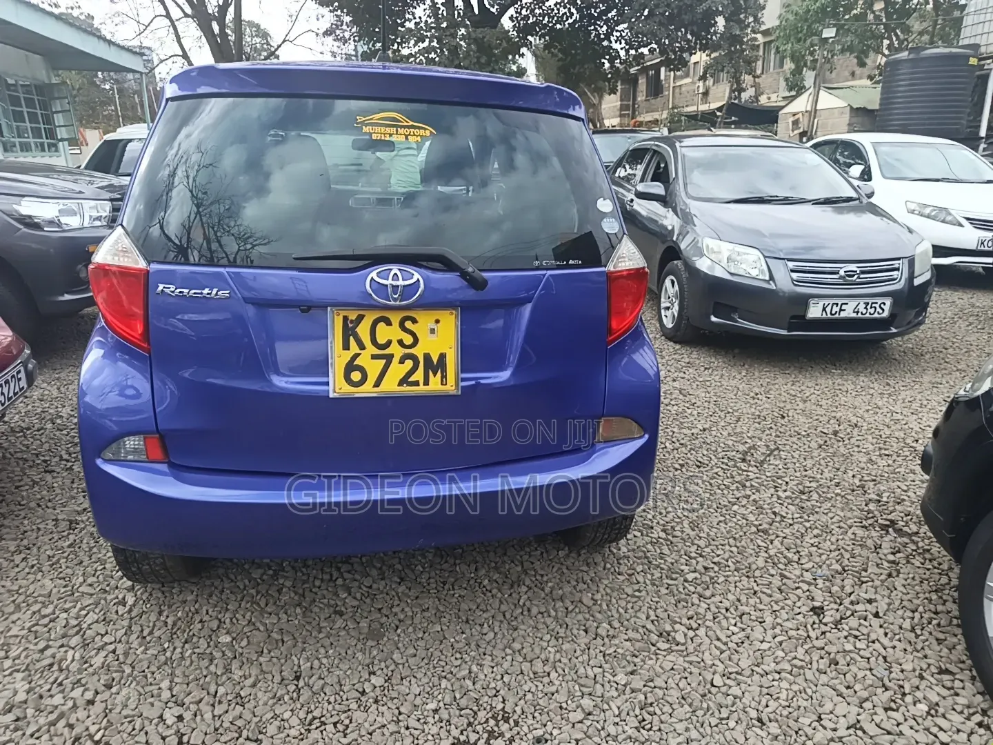 Toyota Ractis 2011 Blue
