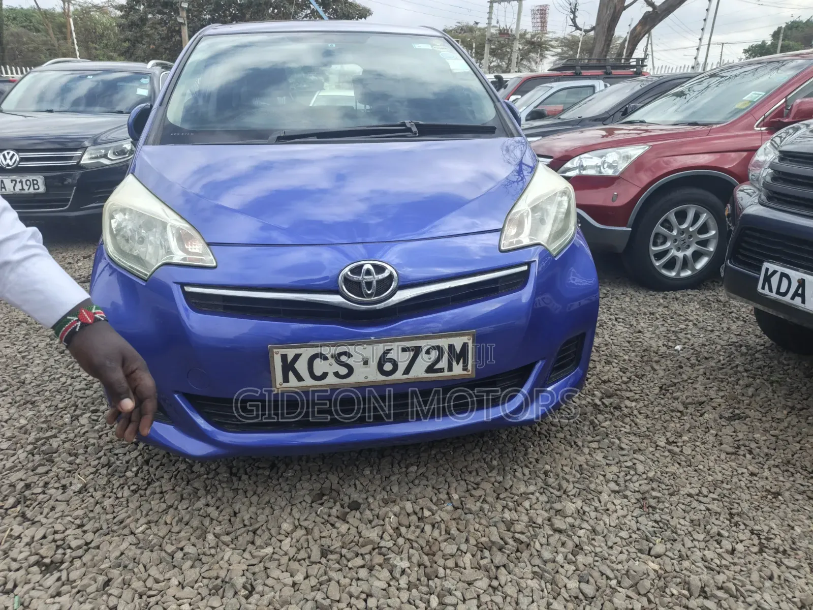 Toyota Ractis 2011 Blue