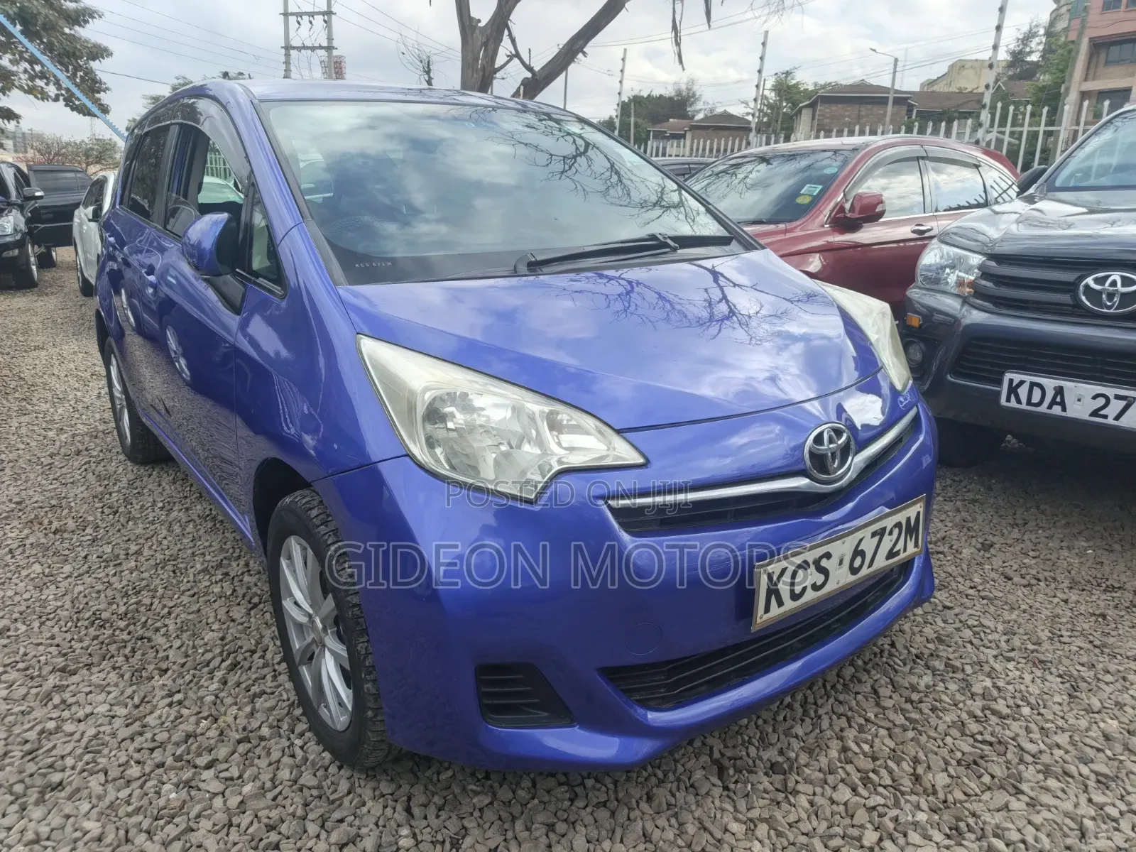 Toyota Ractis 2011 Blue