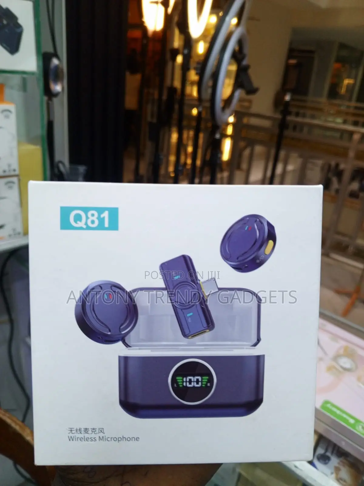 Q81 Dual Magnetic Lapel Mics With USB-C and Lightning Receiver
