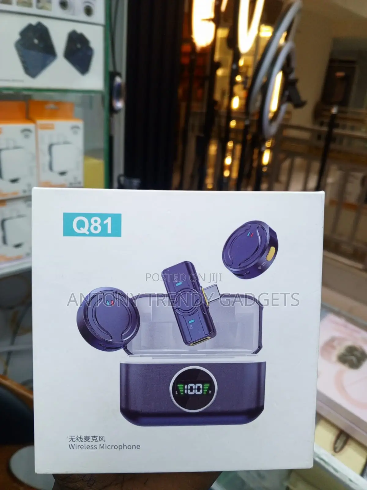 Q81 Dual Magnetic Lapel Mics With USB-C and Lightning Receiver