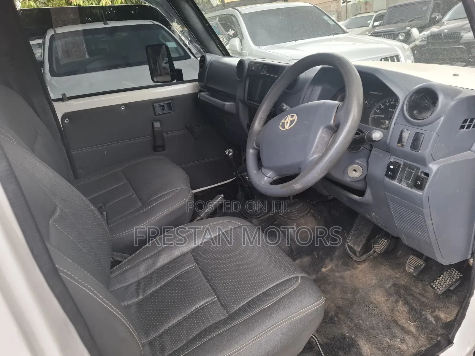 Toyota Land Cruiser 2005 White