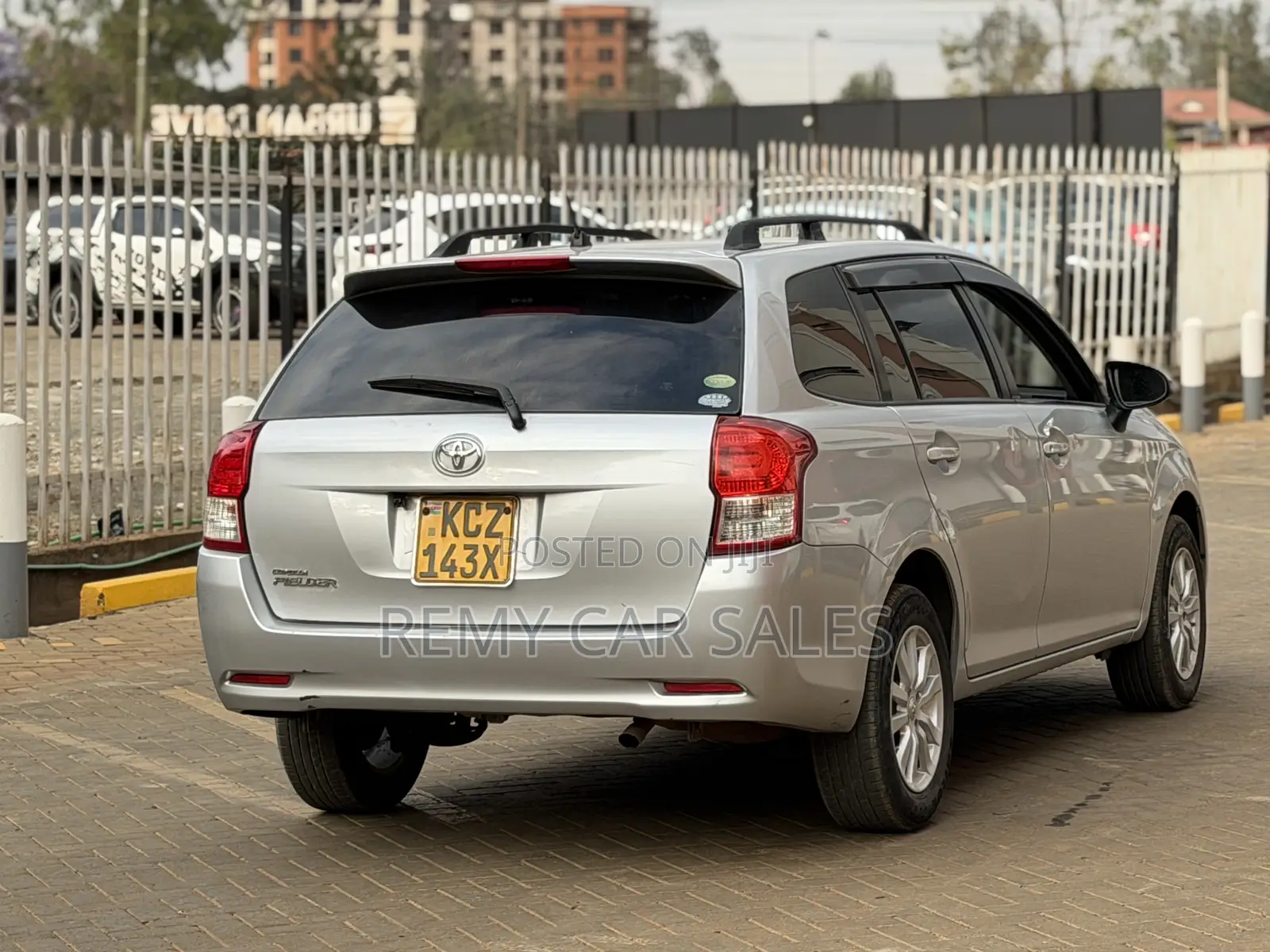 Toyota Corolla Fielder 2013 Silver