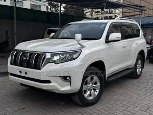 Toyota Land Cruiser Prado 2.8 2022 Off white
