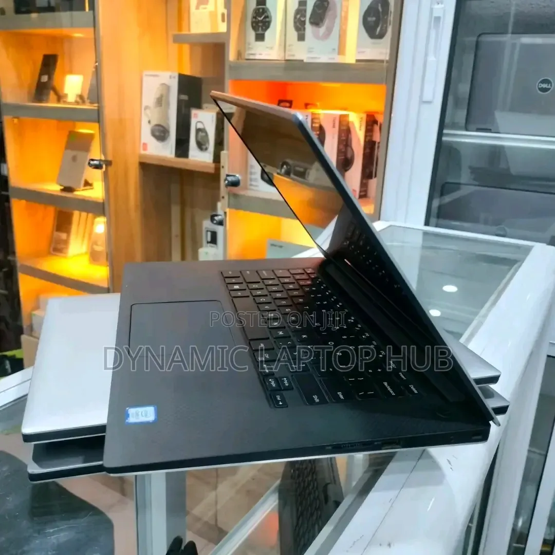 Laptop Dell Precision 5520 8GB Intel Core i7 SSD 256GB