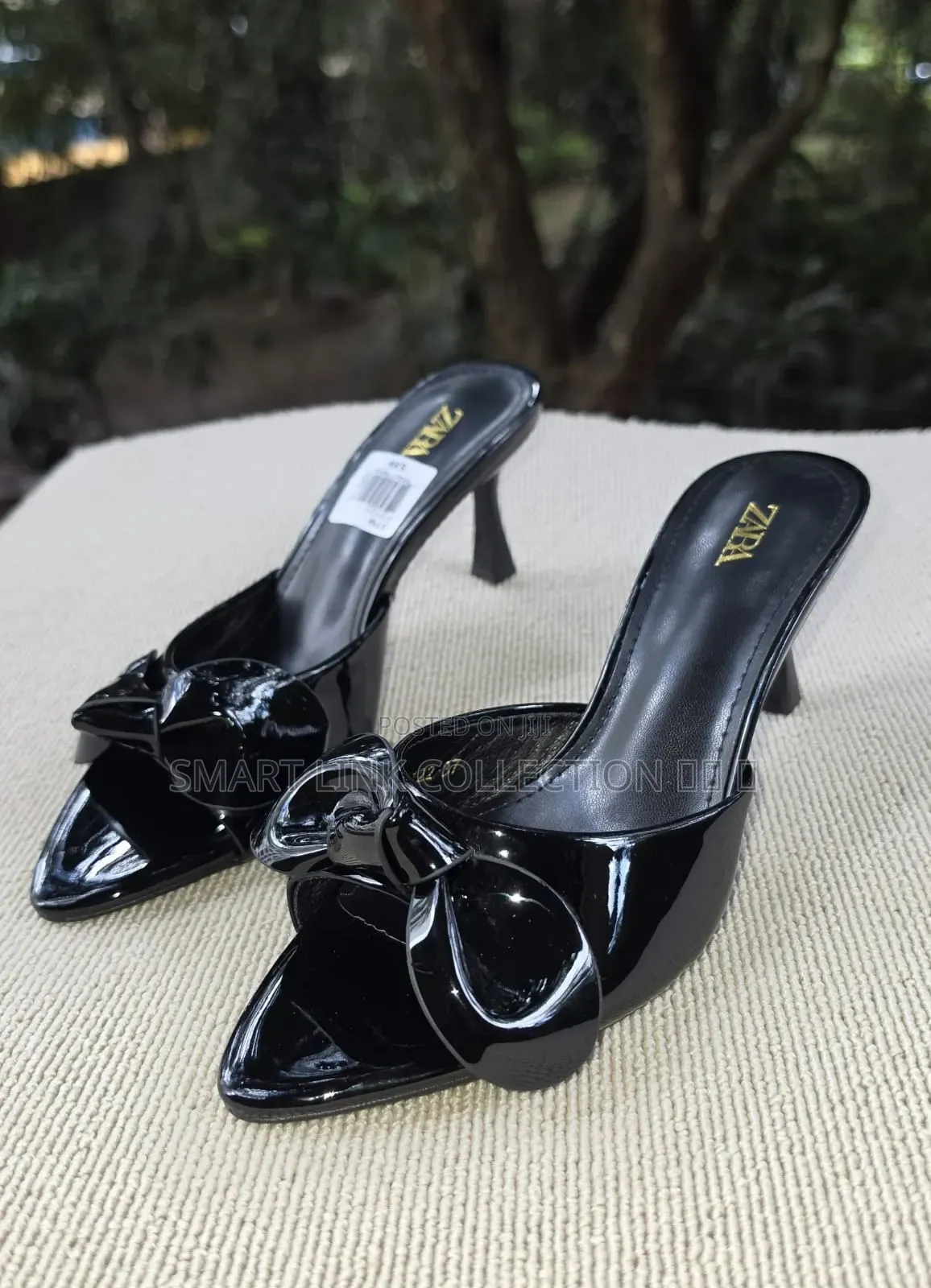 *Glossy Bowtie Slip-on Heels*