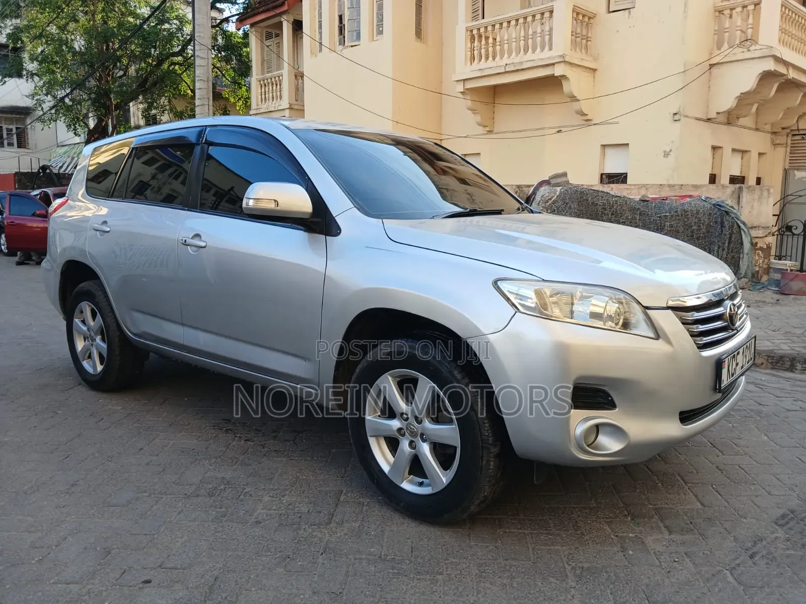 Toyota Vanguard 2010 Silver