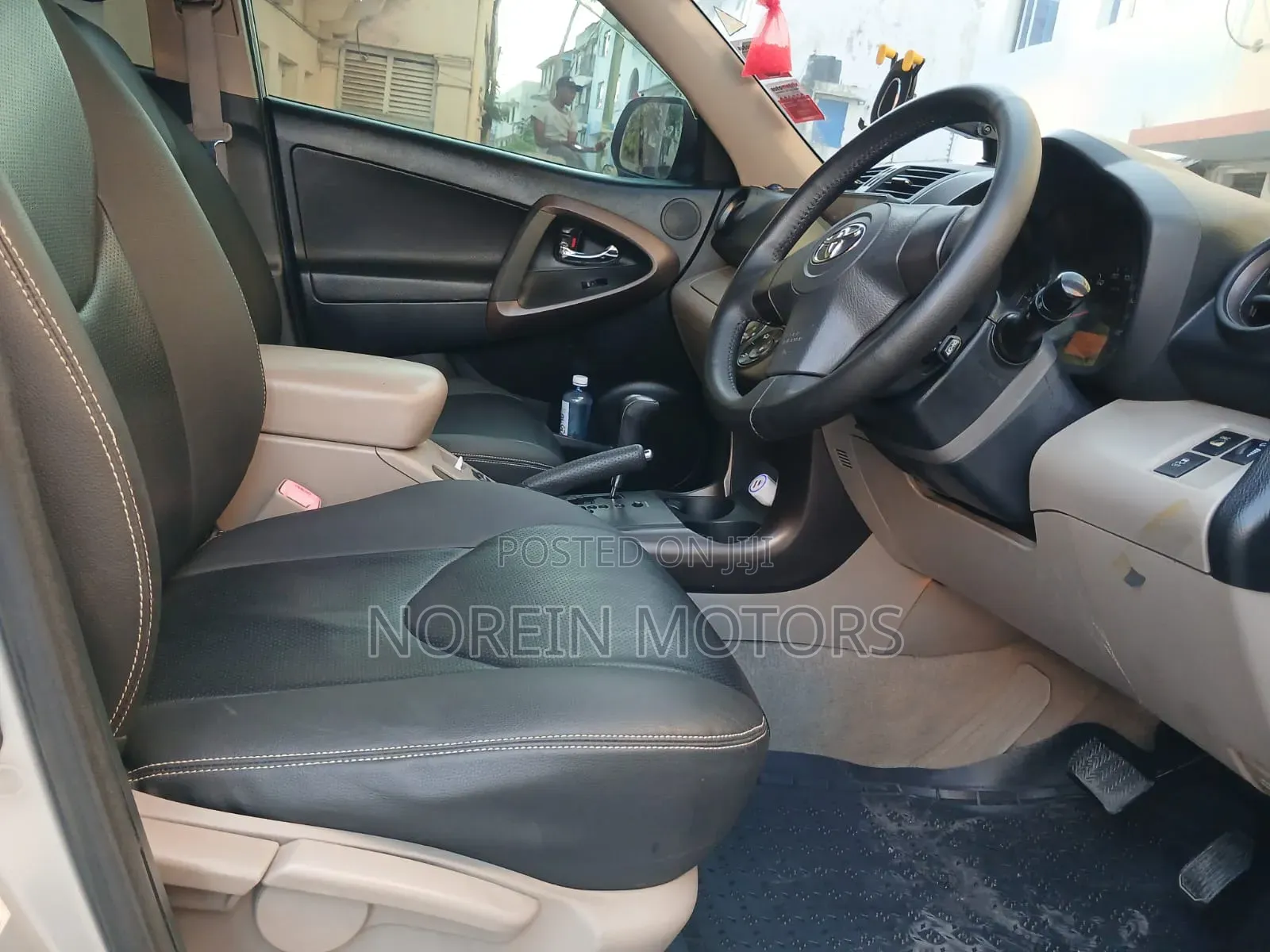 Toyota Vanguard 2010 Silver