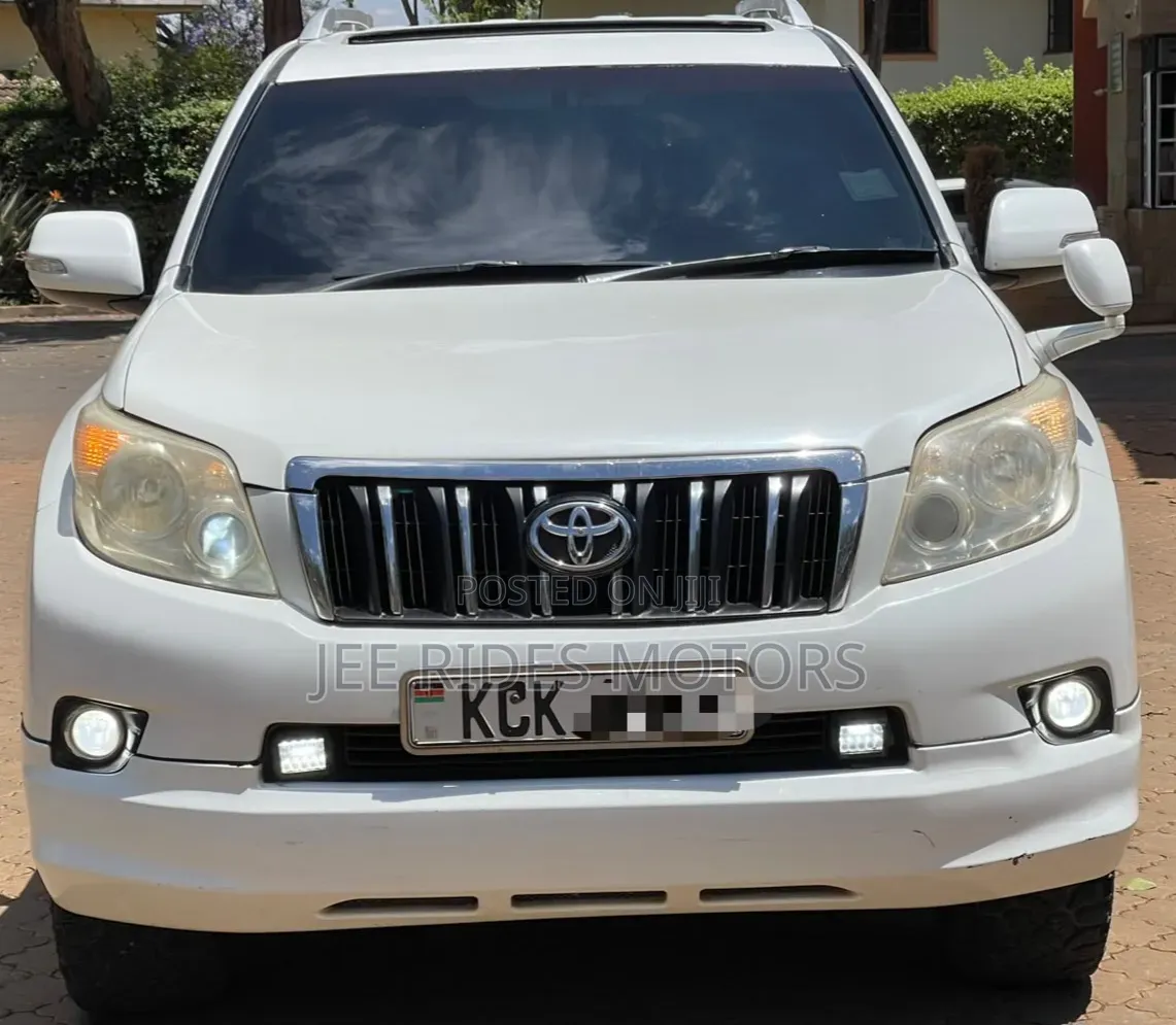 Toyota Land Cruiser Prado 2010 Ivory