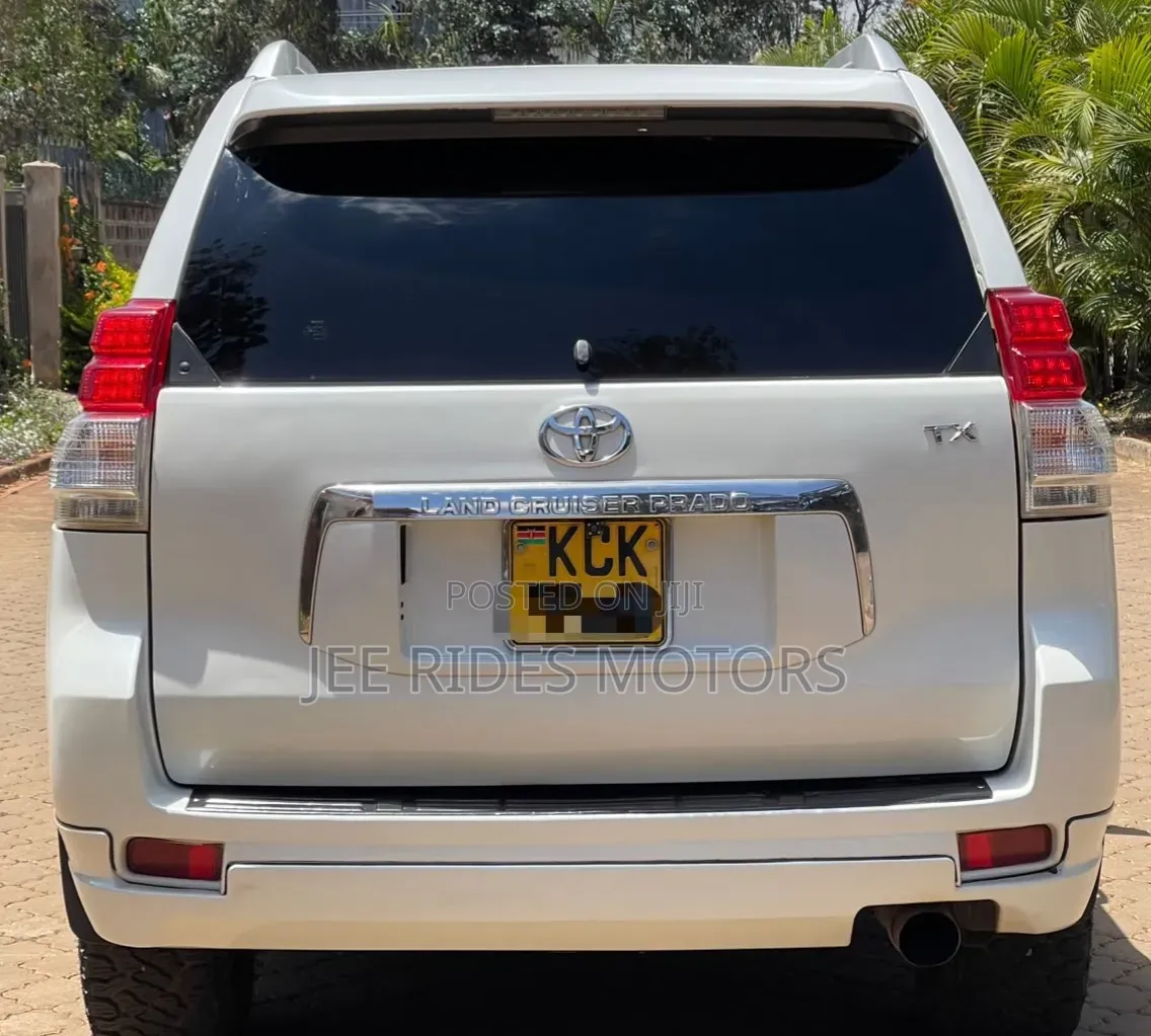 Toyota Land Cruiser Prado 2010 Ivory