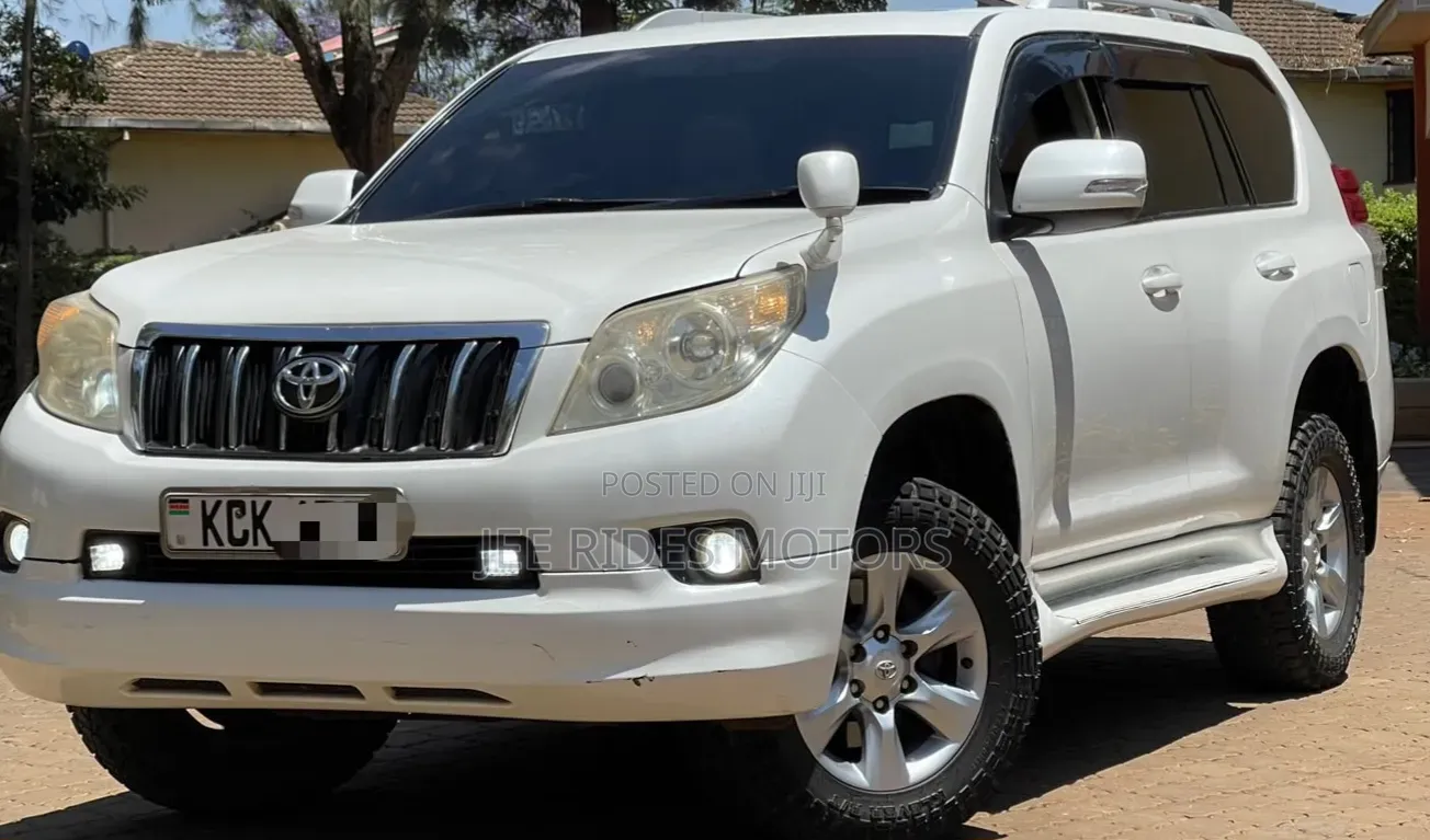 Toyota Land Cruiser Prado 2010 Ivory