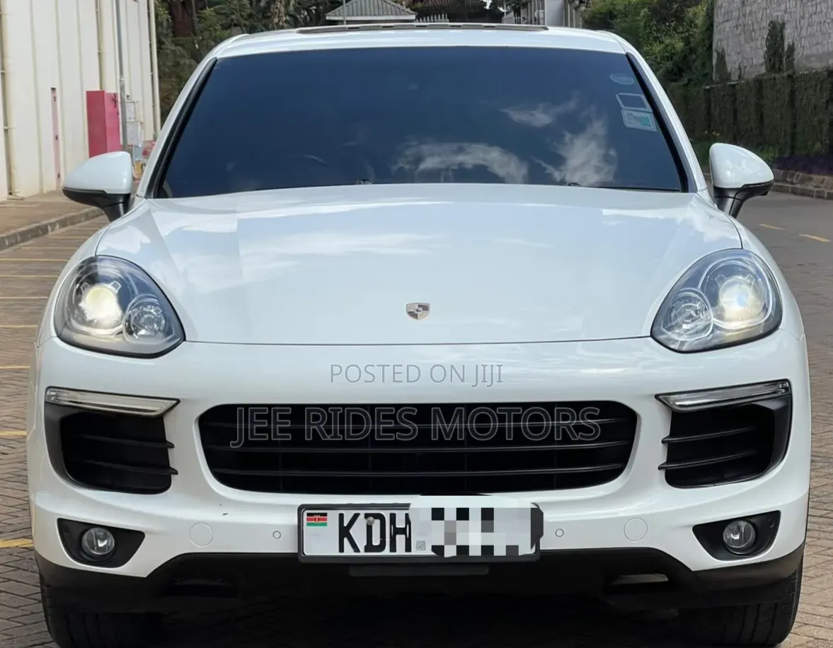 Porsche Cayenne 2015 Ivory