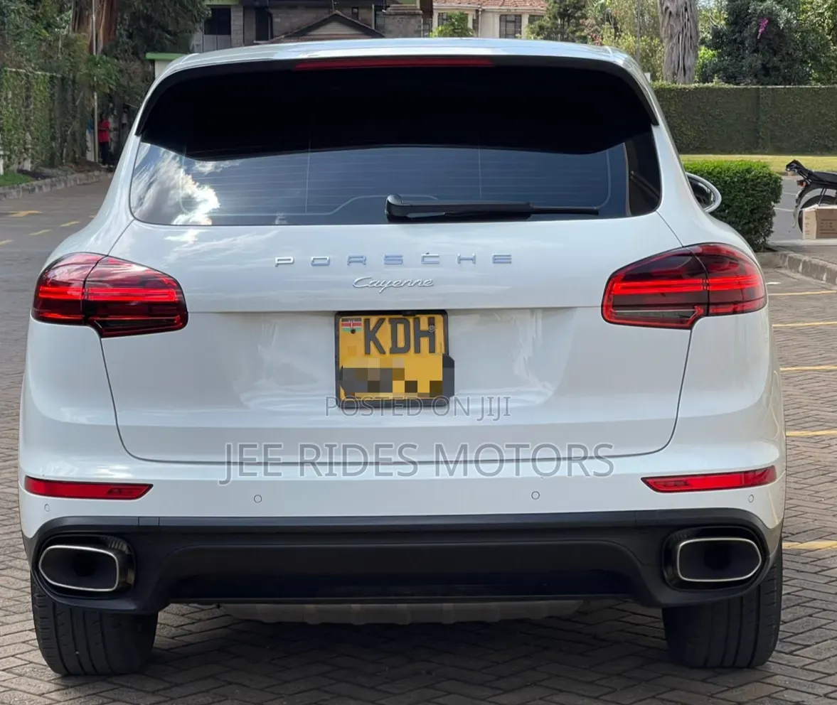 Porsche Cayenne 2015 Ivory