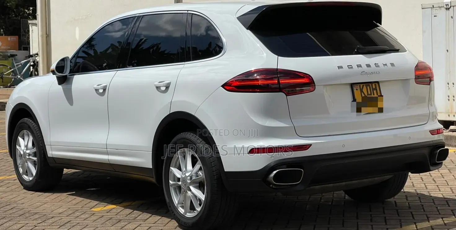 Porsche Cayenne 2015 Ivory