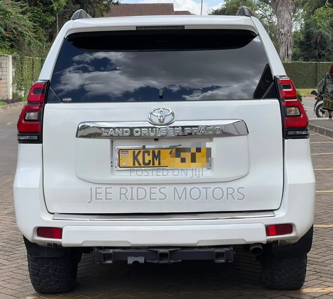 Toyota Land Cruiser Prado 2011 White