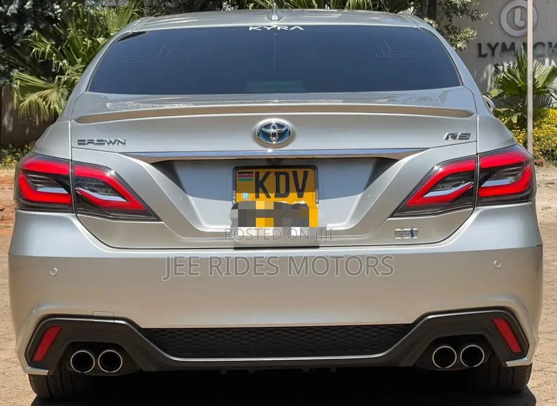 Toyota Crown 2018 Gray