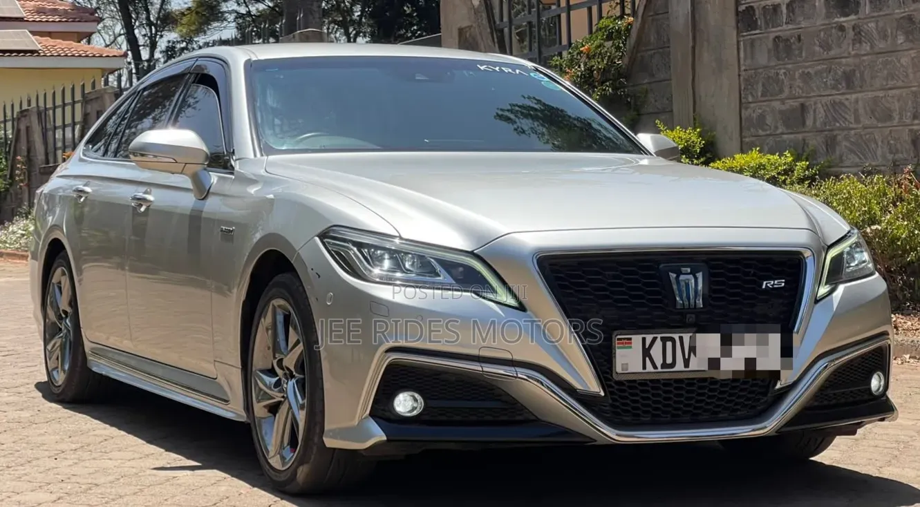 Toyota Crown 2018 Gray