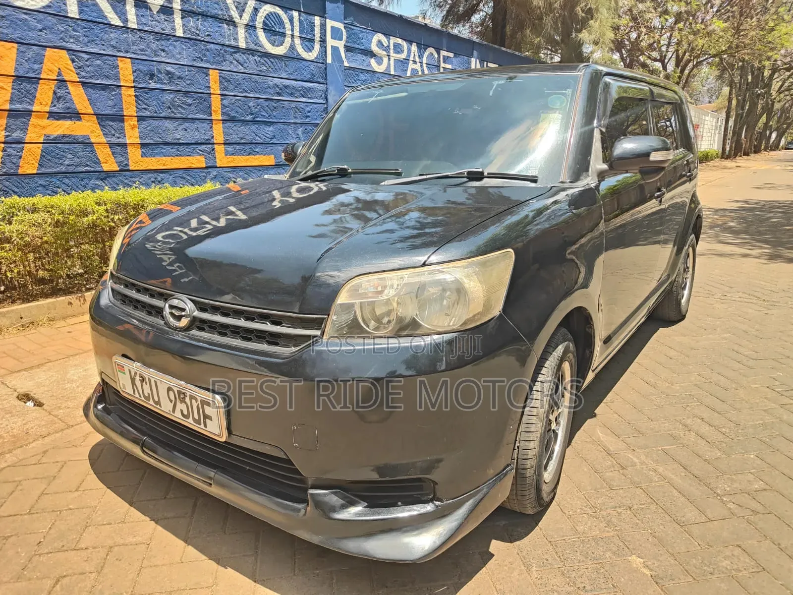 Toyota Corolla Rumion Hatchback 1.5 FWD 2012 Black