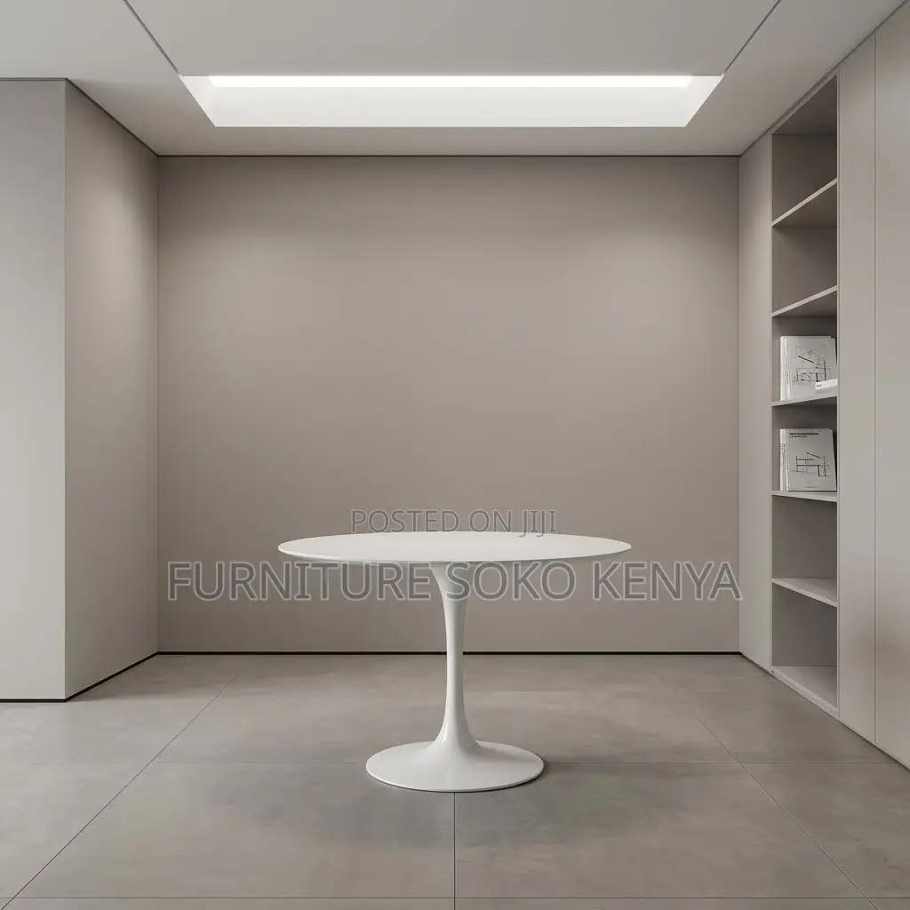Coffee Table; Round White Tulip Coffee Table